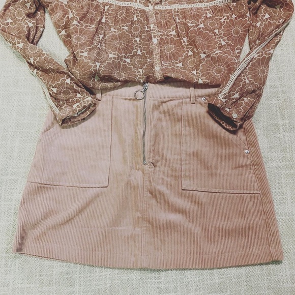 ✨2/$30✨ Pink Almost Famous Corduroy zipper front skirt - Picture 4 of 4